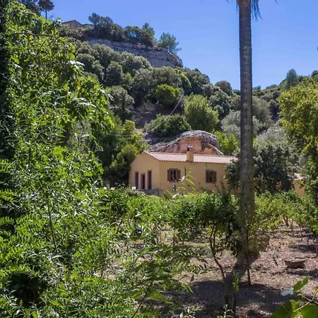 Villa Amazing 2km From The *